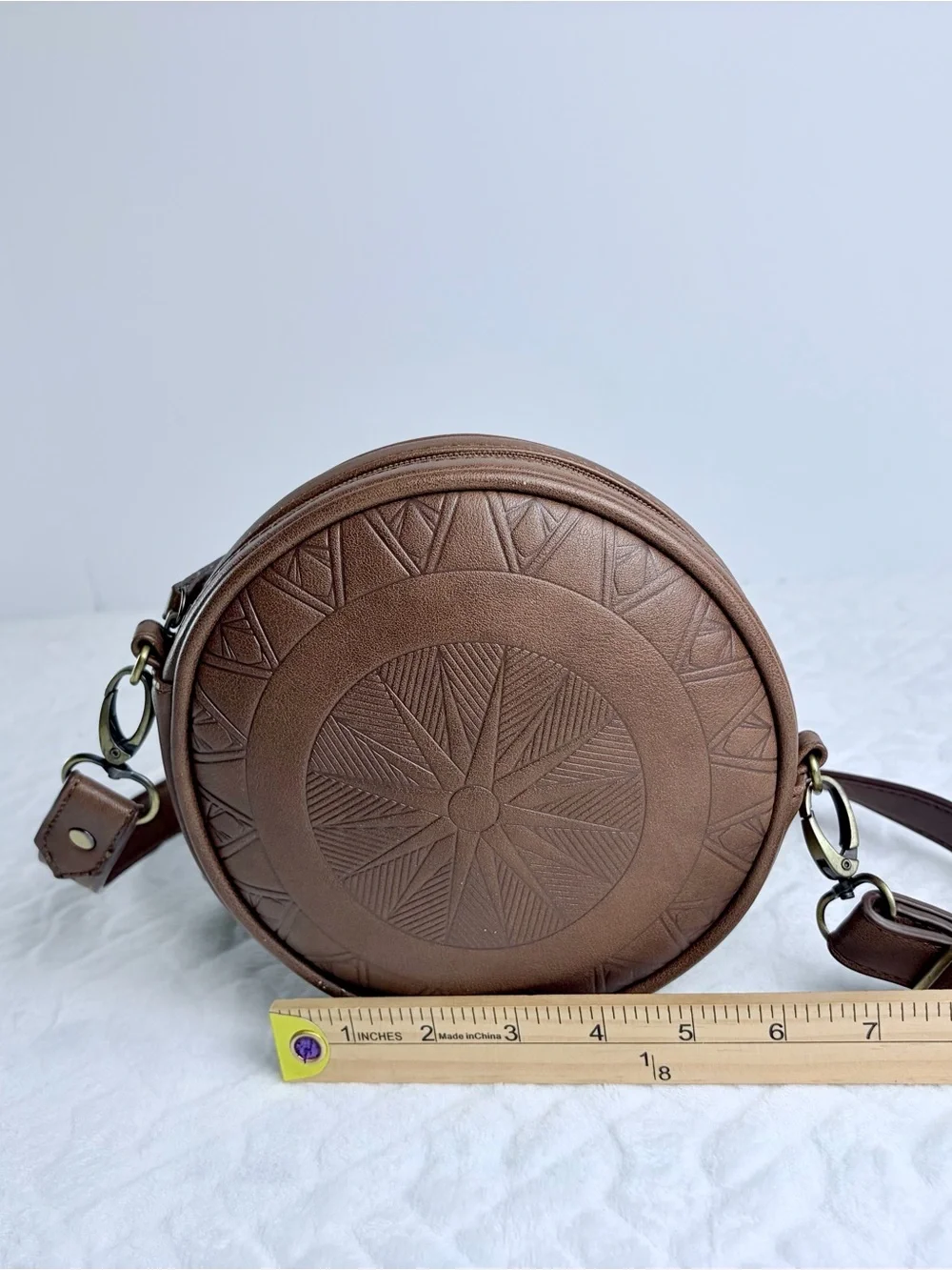 Wonder Woman shield embossed brown faux leather crossbody bag DC Comics - Picture 6 of 7